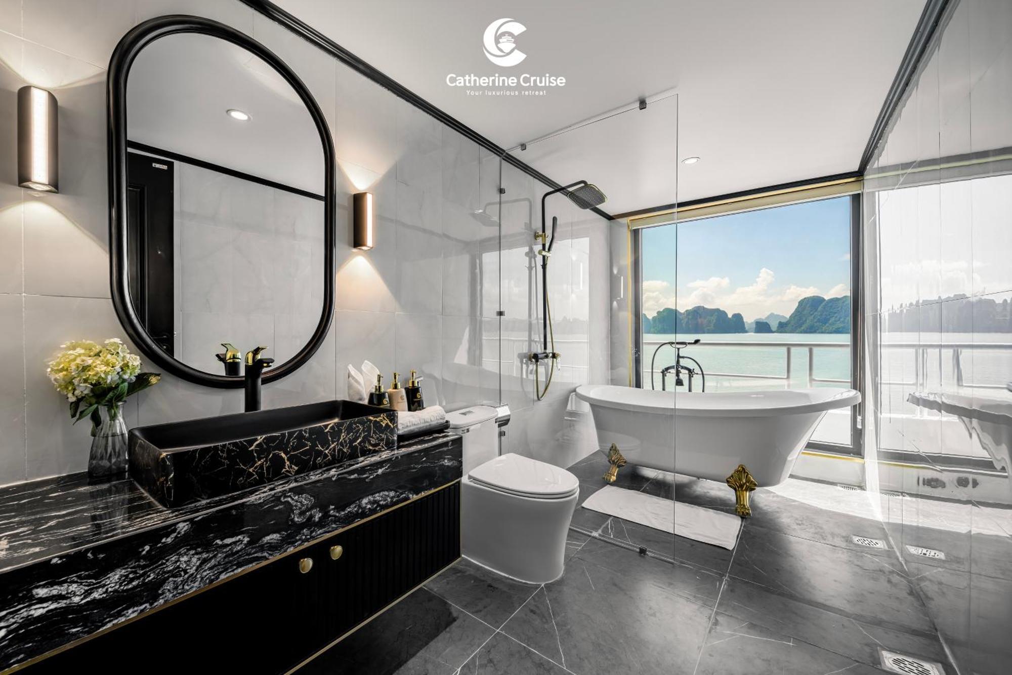 Catherine Cruises Ha Long Bay Exteriör bild