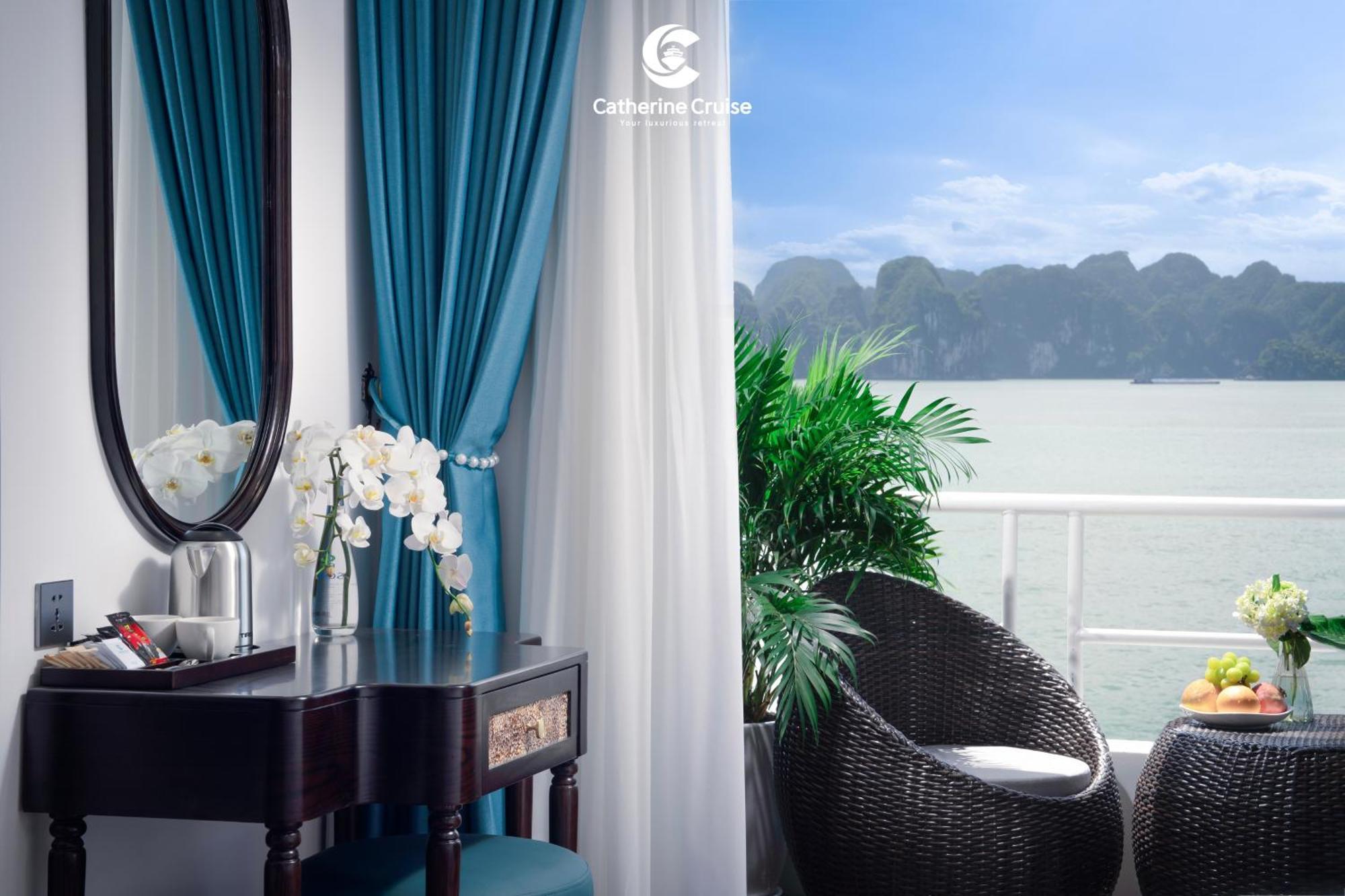 Catherine Cruises Ha Long Bay Exteriör bild